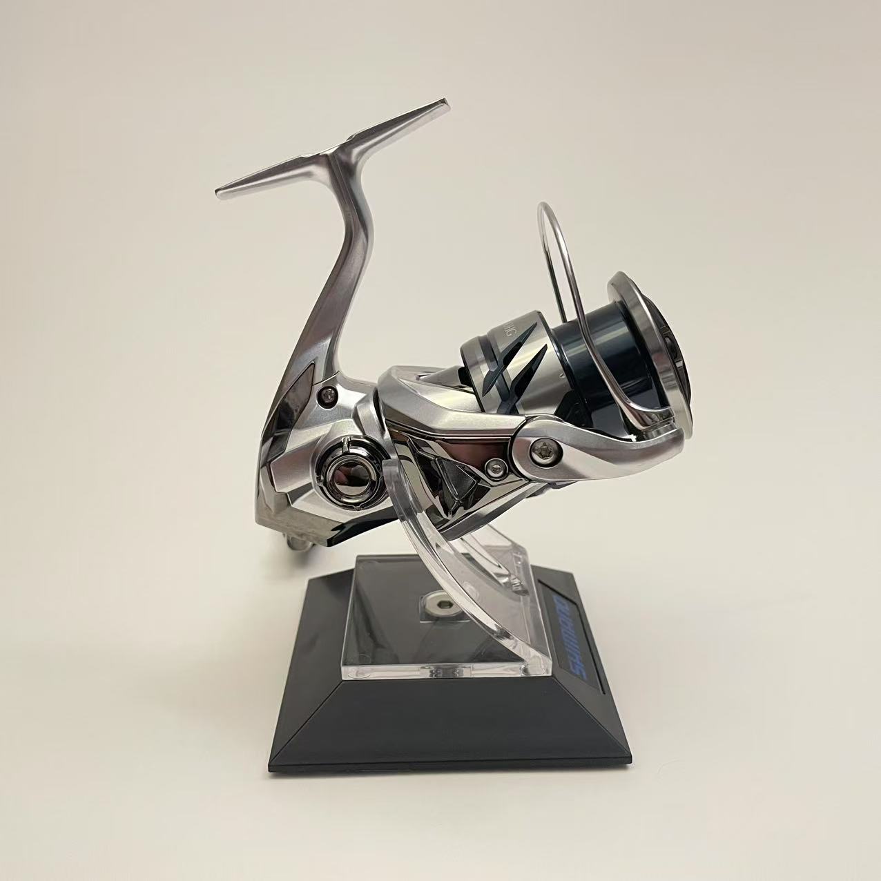 Shimano Stradic FM 2500HG [25000]