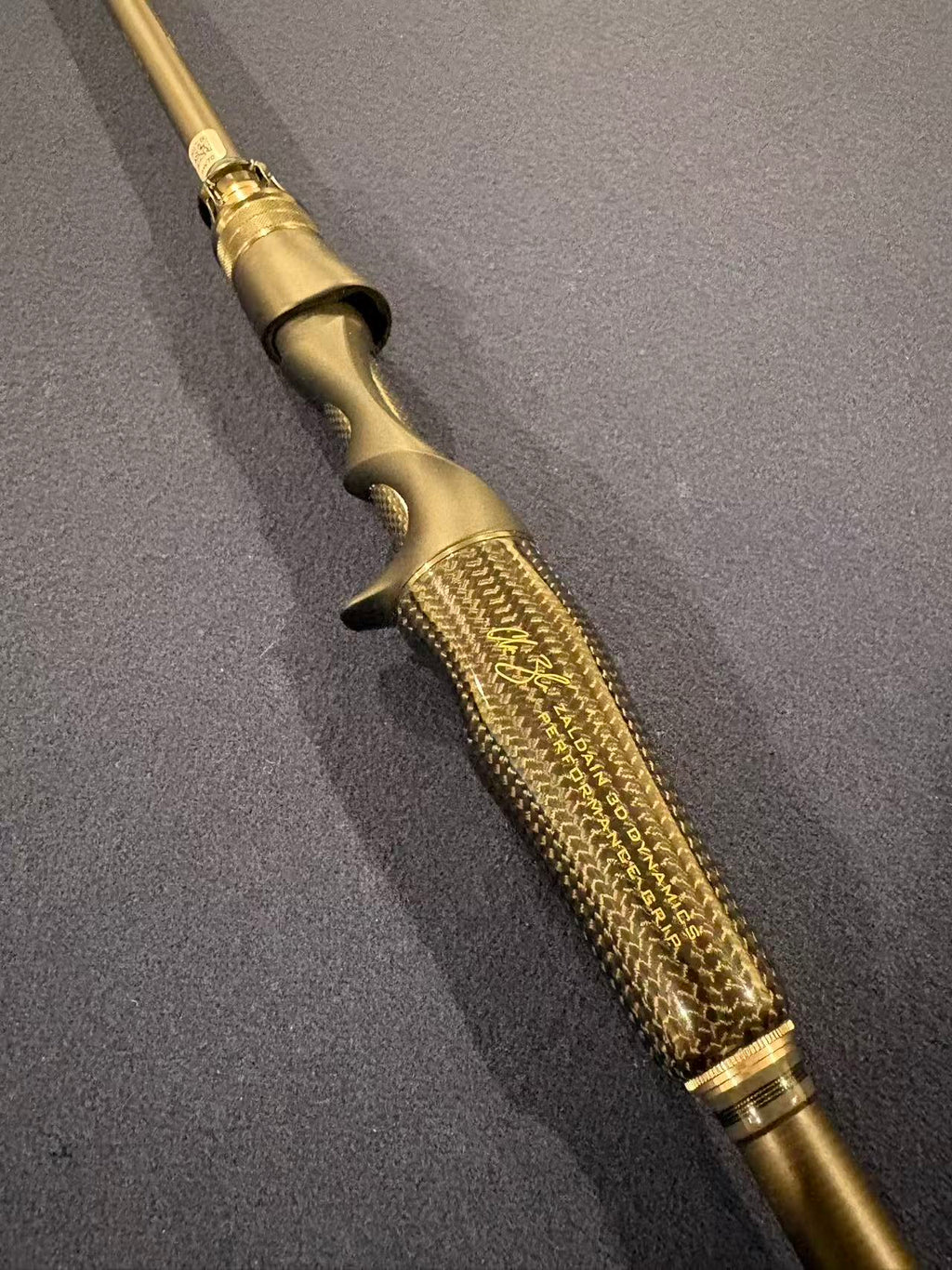 Megabass DESTROYER P5 (JDM) F5-70X MADBULL [Y008]