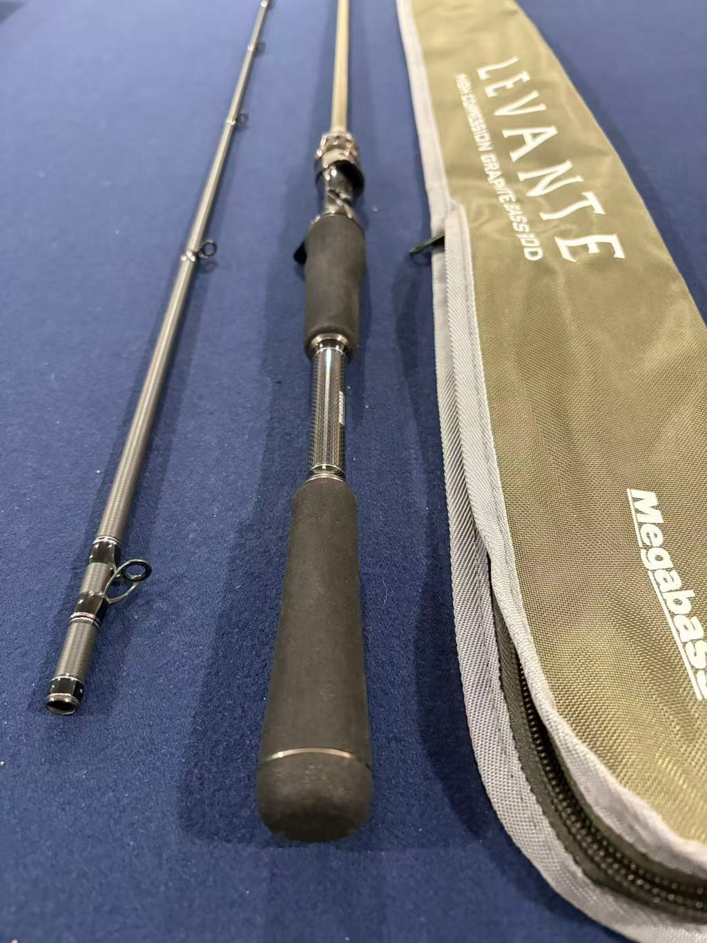 Megabass Levante Baitcasting F4-72LV 2P [Y081]