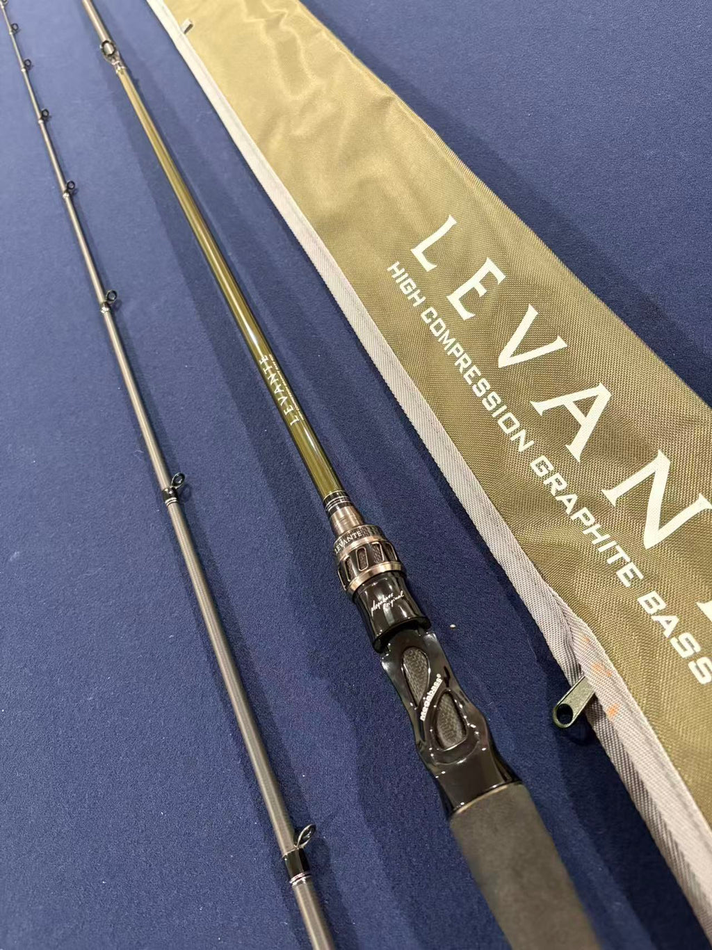 Megabass Levante Baitcasting F4-72LV 2P [Y081]