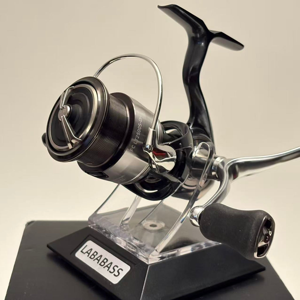 Daiwa 24 Certate FC LT2500S-DH 【Y141】