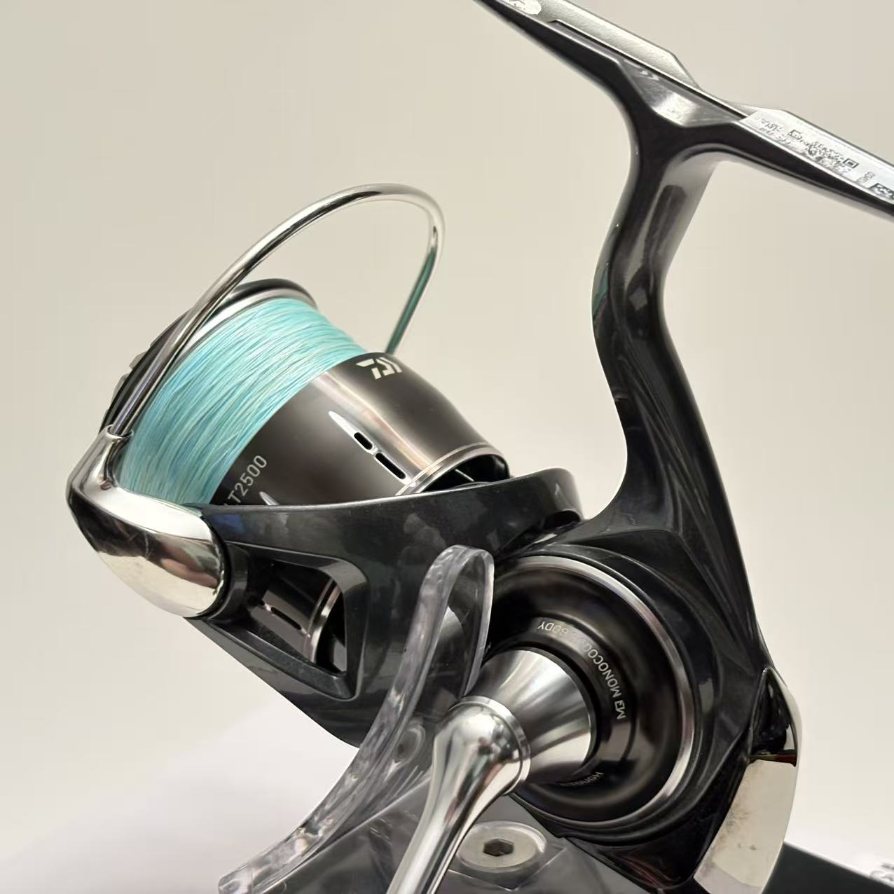 Daiwa 24 Luvias PC LT 2500 [Y275]