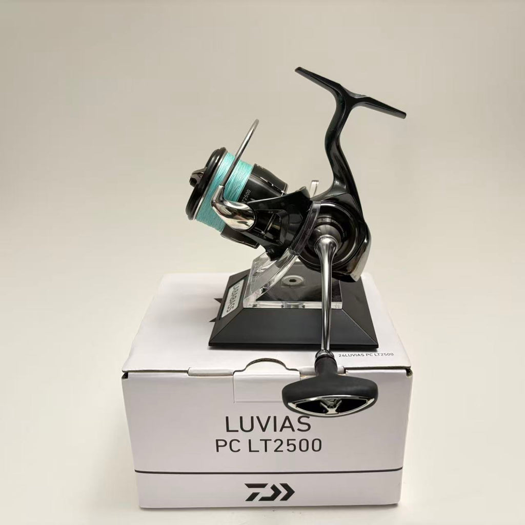 Daiwa 24 Luvias PC LT 2500 [Y275]