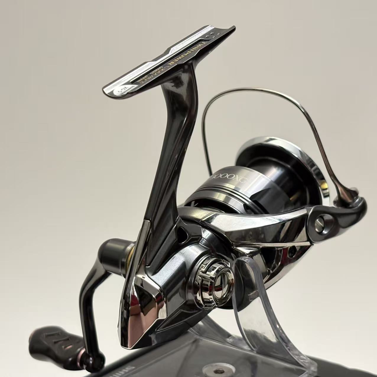 Shimano 24 Twin Power C3000XG [Y266]