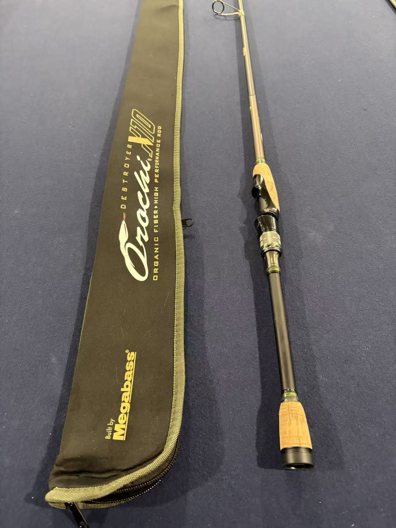 Megabass Orochi X10 F3.12-70XTS Jadepython [Y290]