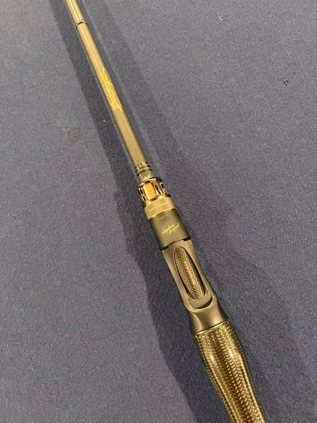 Megabass DESTROYER P5 (JDM) F5-70X MADBULL [Y292]
