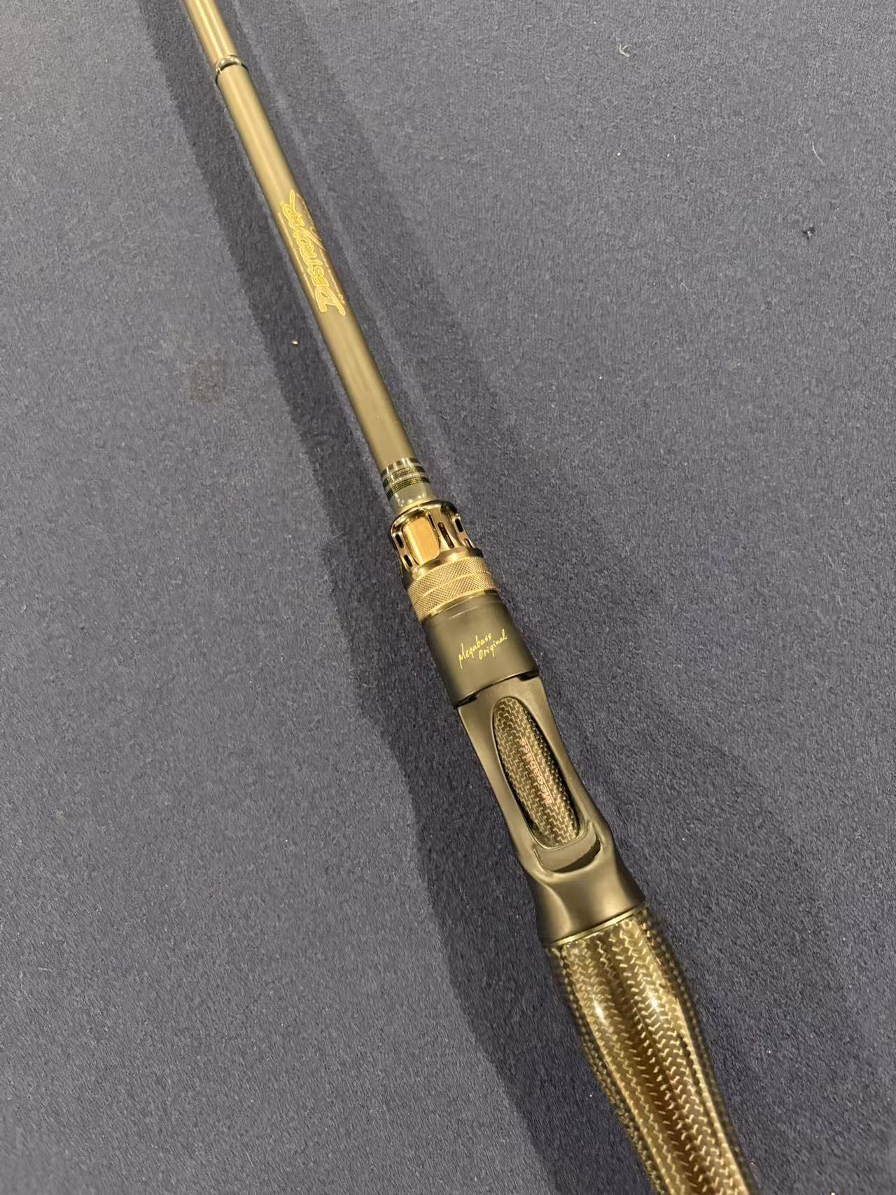 Megabass DESTROYER P5 (JDM) F5-70X MADBULL [Y292]
