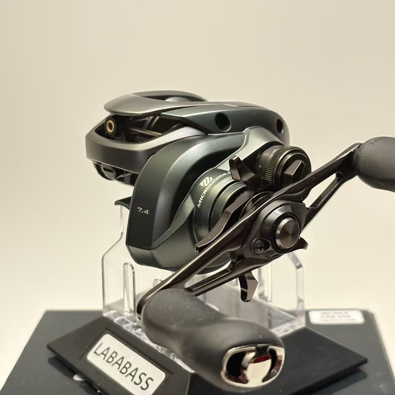 Shimano 25 Curado 151HG [Y277]