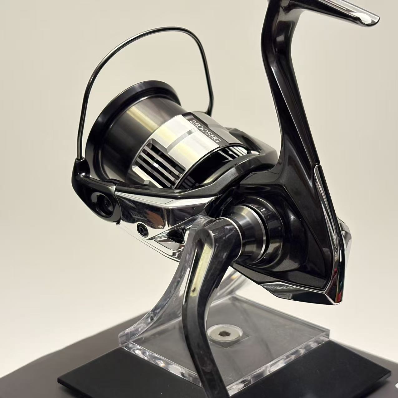 Shimano 23 Vanquish 2500SHG [Y300]