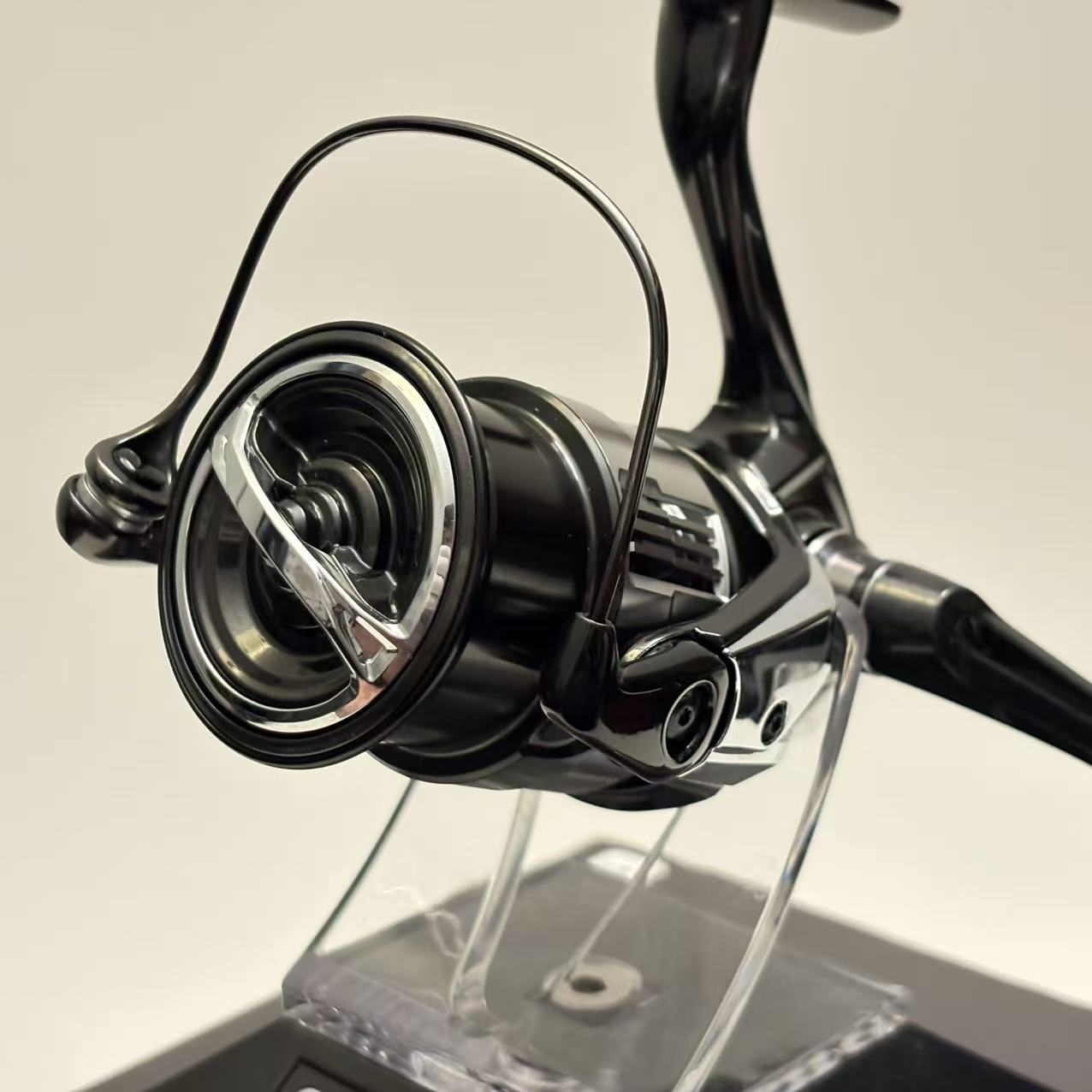 Shimano 23 Vanquish 2500SHG [Y300]